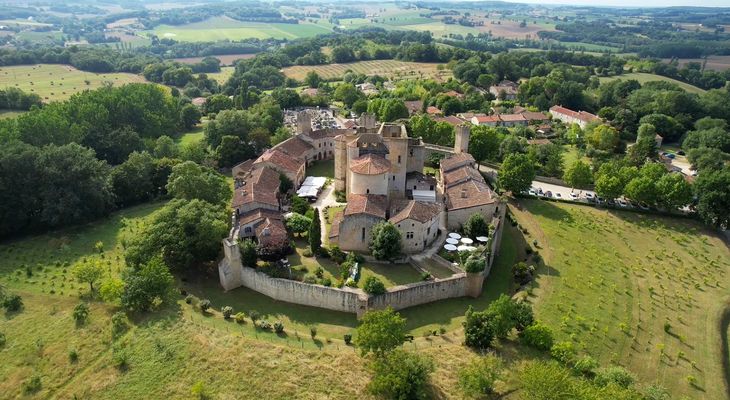 Larressingle, le plus petit village fortifié de France *