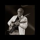 Larry Carlton