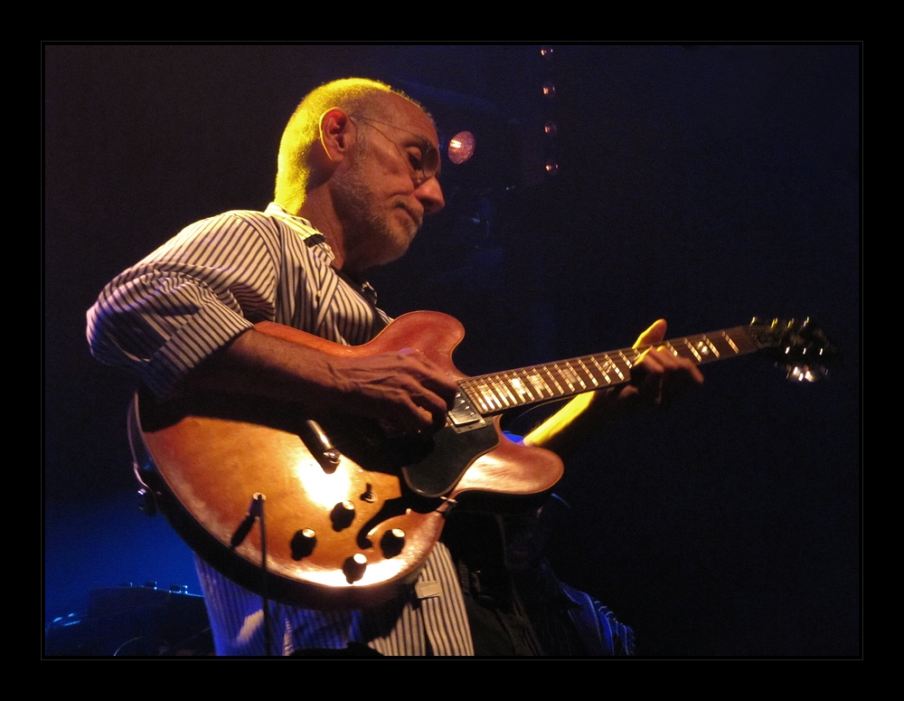 Larry Carlton