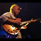 Larry Carlton