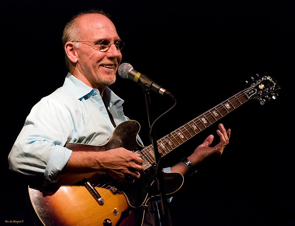 Larry Carlton