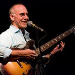 Larry Carlton