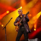 Larry Carlton