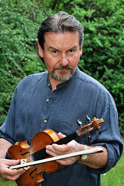 Larry Mathews, Musiker