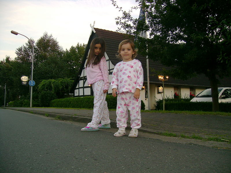 LAS HERMANITAS di Cataldo