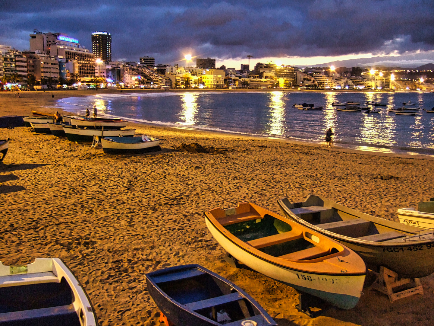 Las palmas bei Nacht