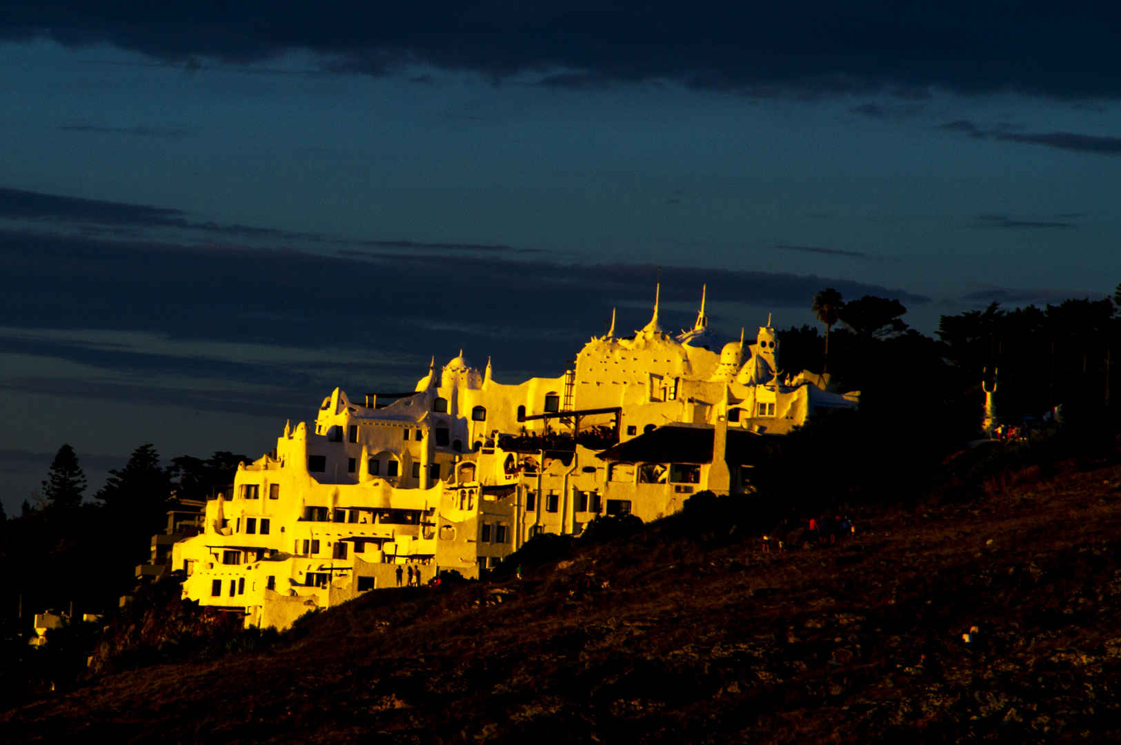 LAS TARDES DE PAEZ VILARO EN CASA PUEBLO I