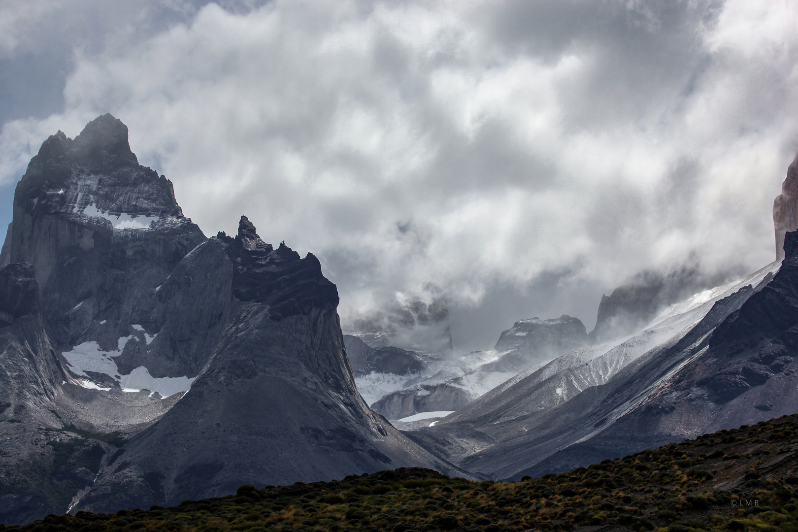 Las torres del cielo gris