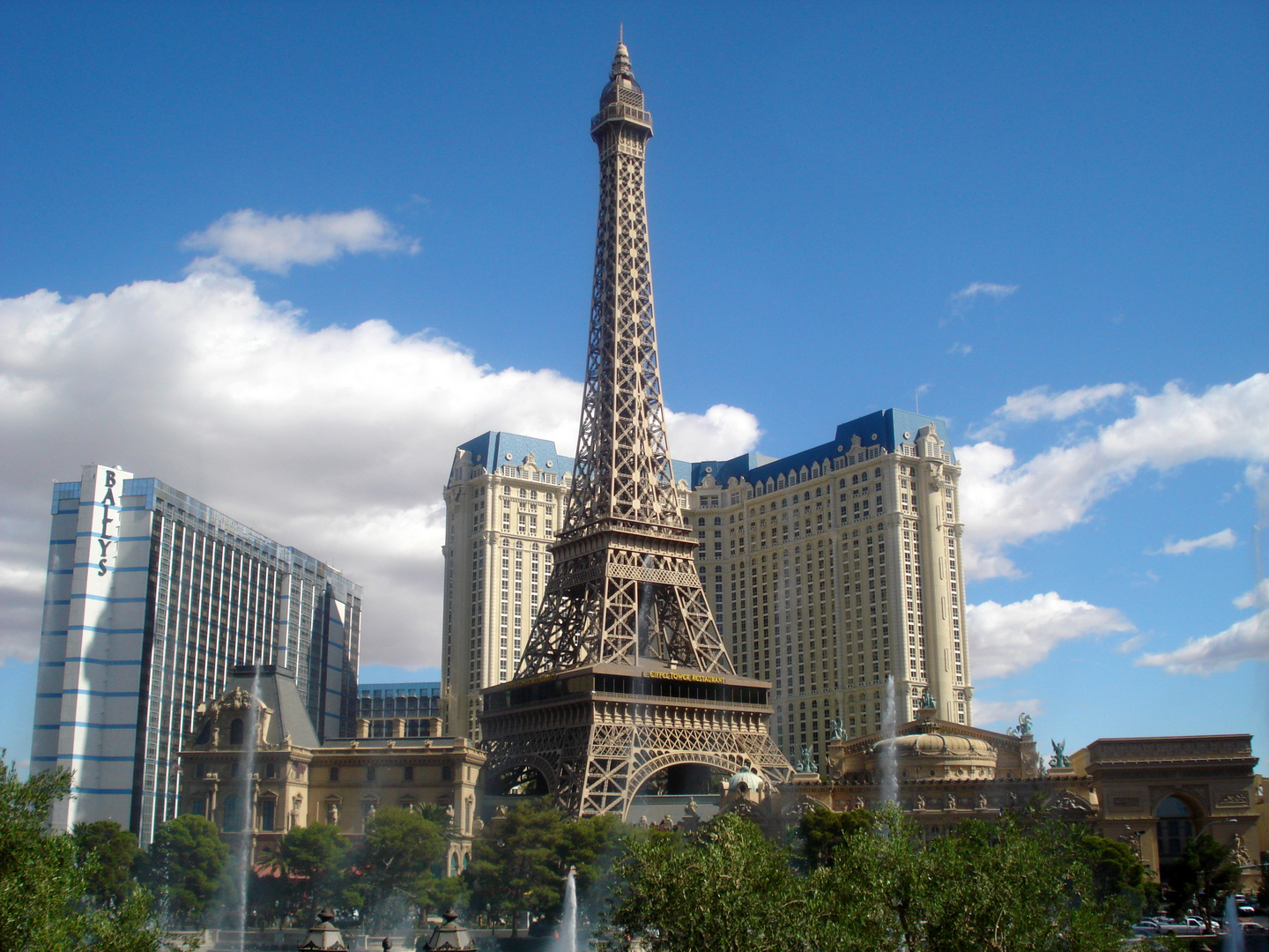 Las Vegas, Paris