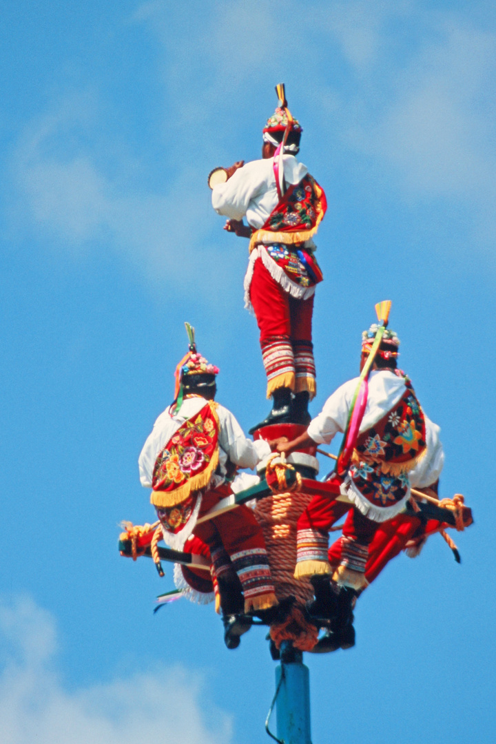 Las Voladores in Tulum