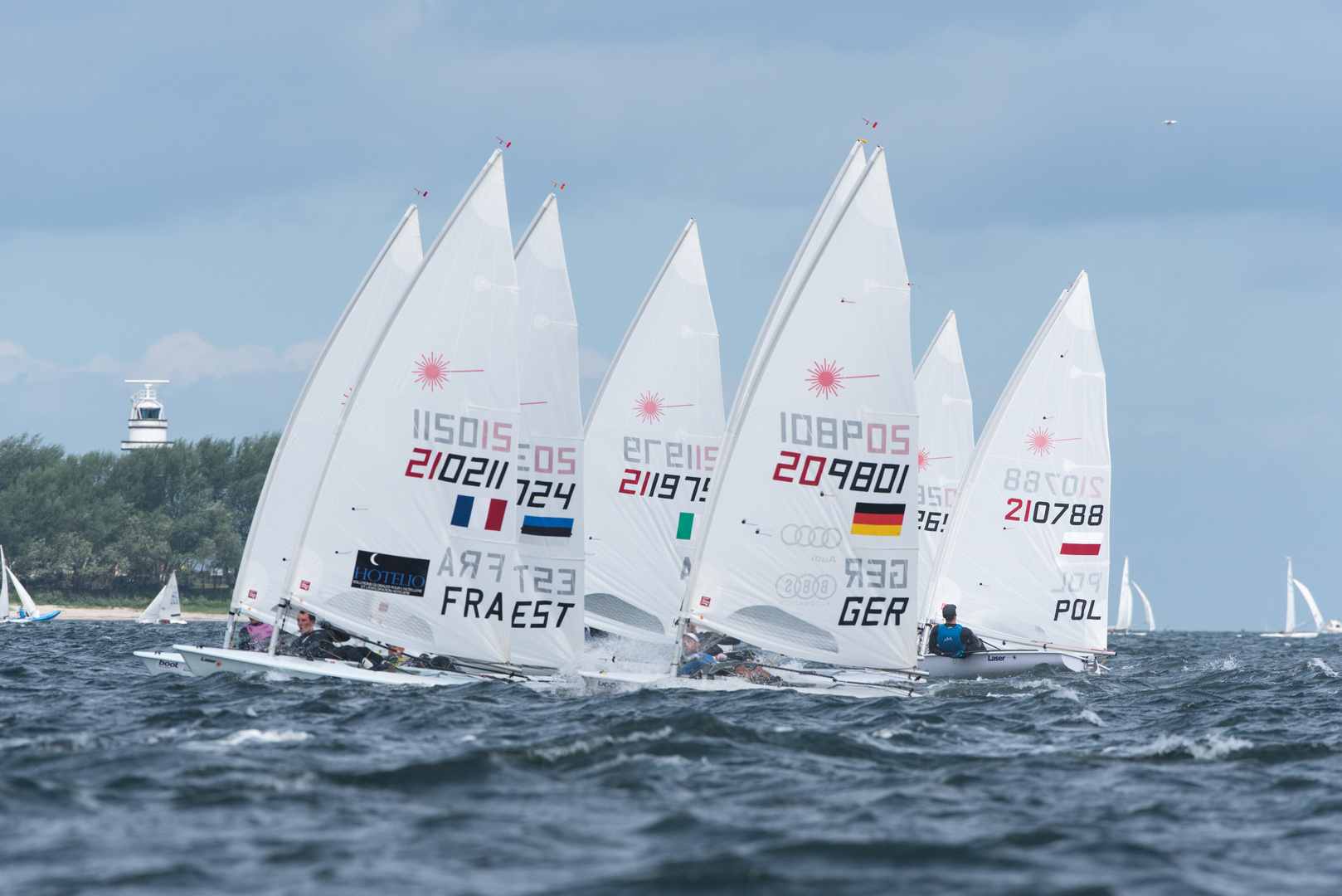 Laser vor Leuchtturm Bülk