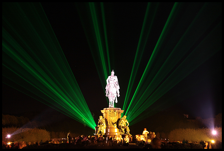 Lasershow am Reiterdenkmal