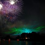 Lasershow mit Feuerwerk