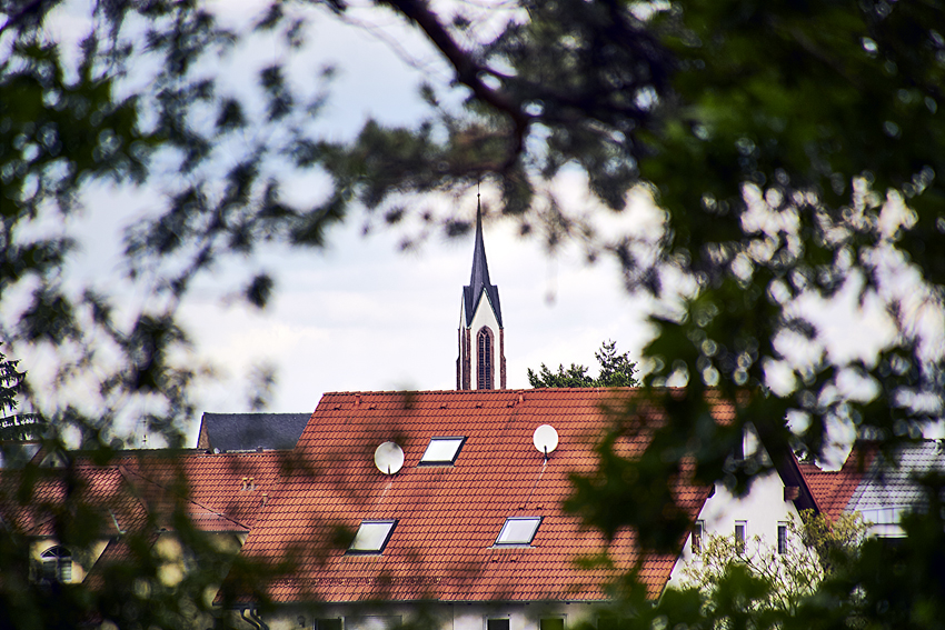 Laß die Kirche im Dorf