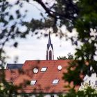 Laß die Kirche im Dorf