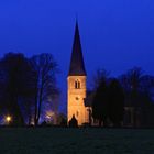 Lass mal die Kirche im Dorf... irgendwo in Bausenhagen