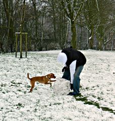 Lass uns einen Schneemann bauen.