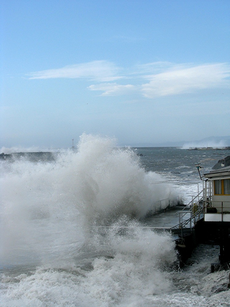 l'assalto del mare