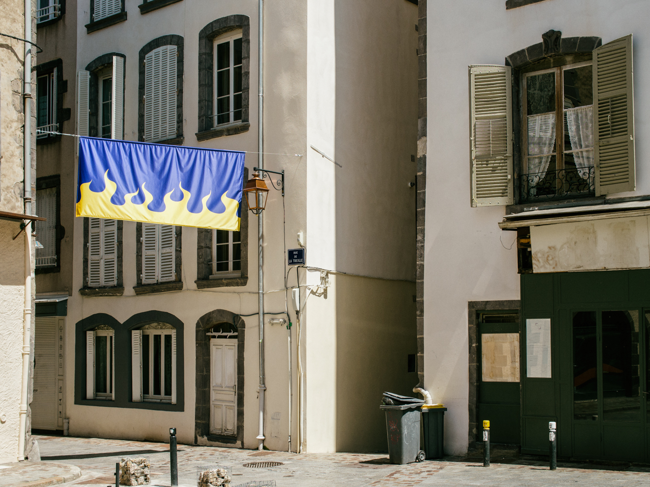 l'Assemblée des drapeaux