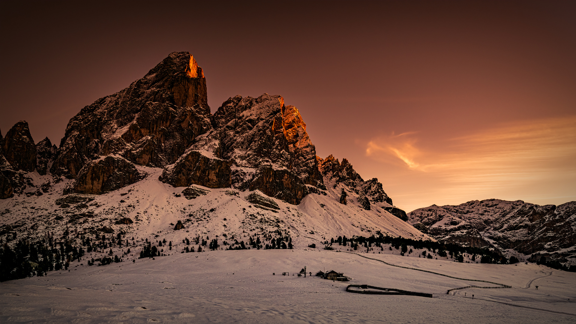 LAST LIGHT ON THE PEITLERKOFEL