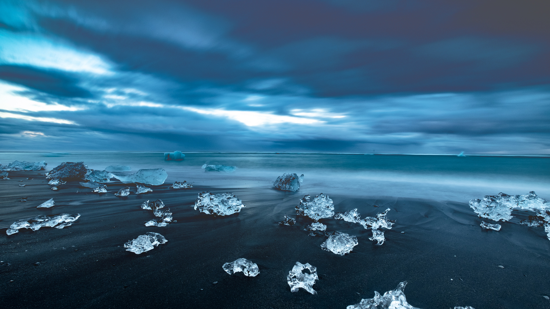 Last minutes of a glacier