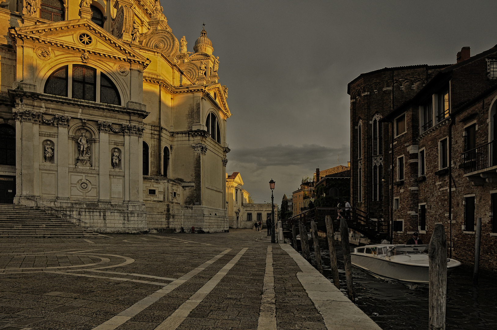 LAST SUN IN VENICE