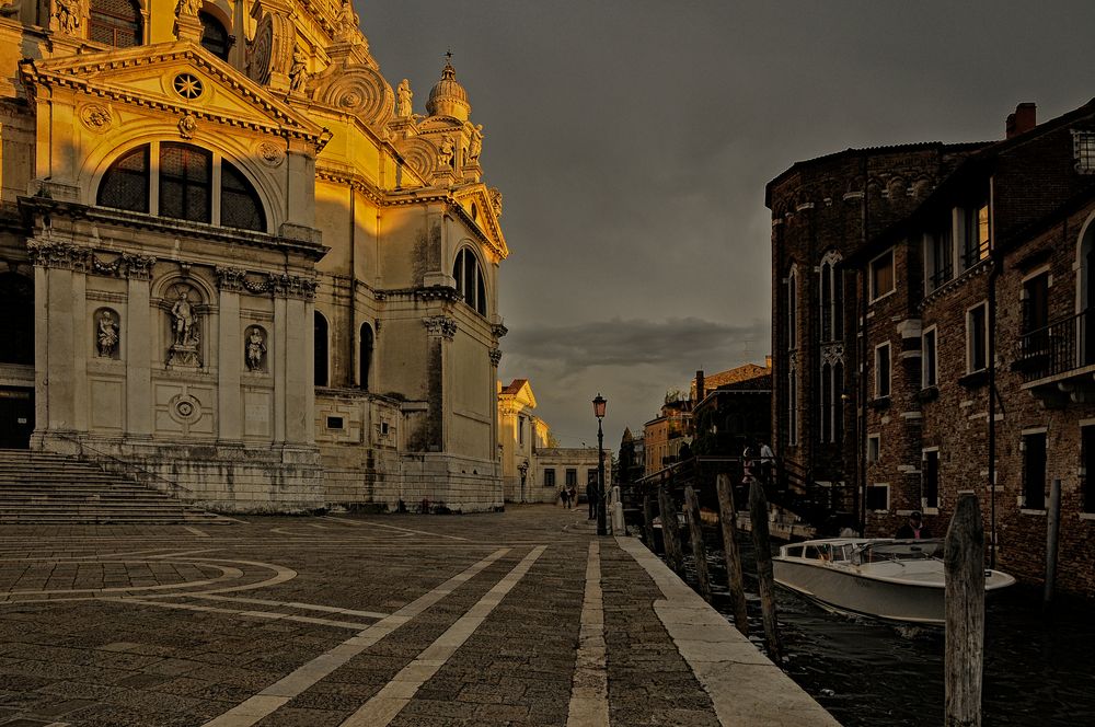 LAST SUN IN VENICE