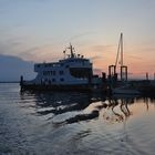 Lastenfähre "Vitte" im Hafen von Schaprode