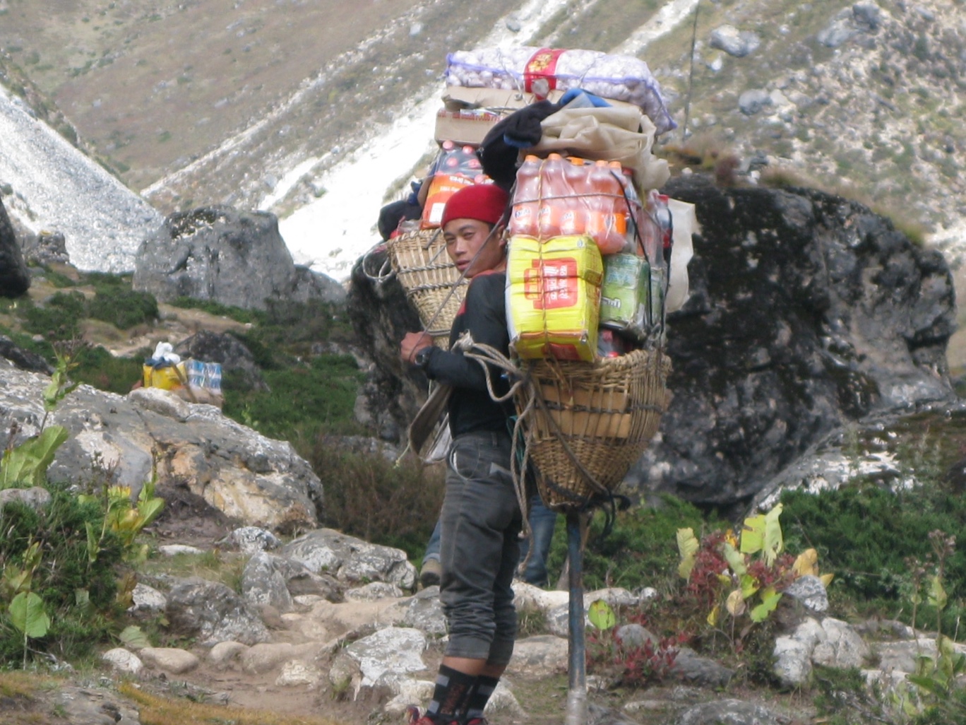 Lastenträger im Himalaya