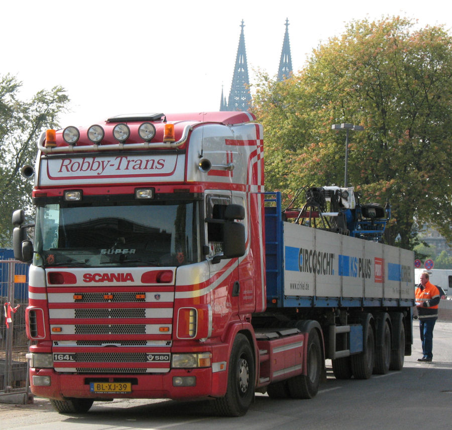 Laster in Domnähe sieht die Kirche nicht so gerne