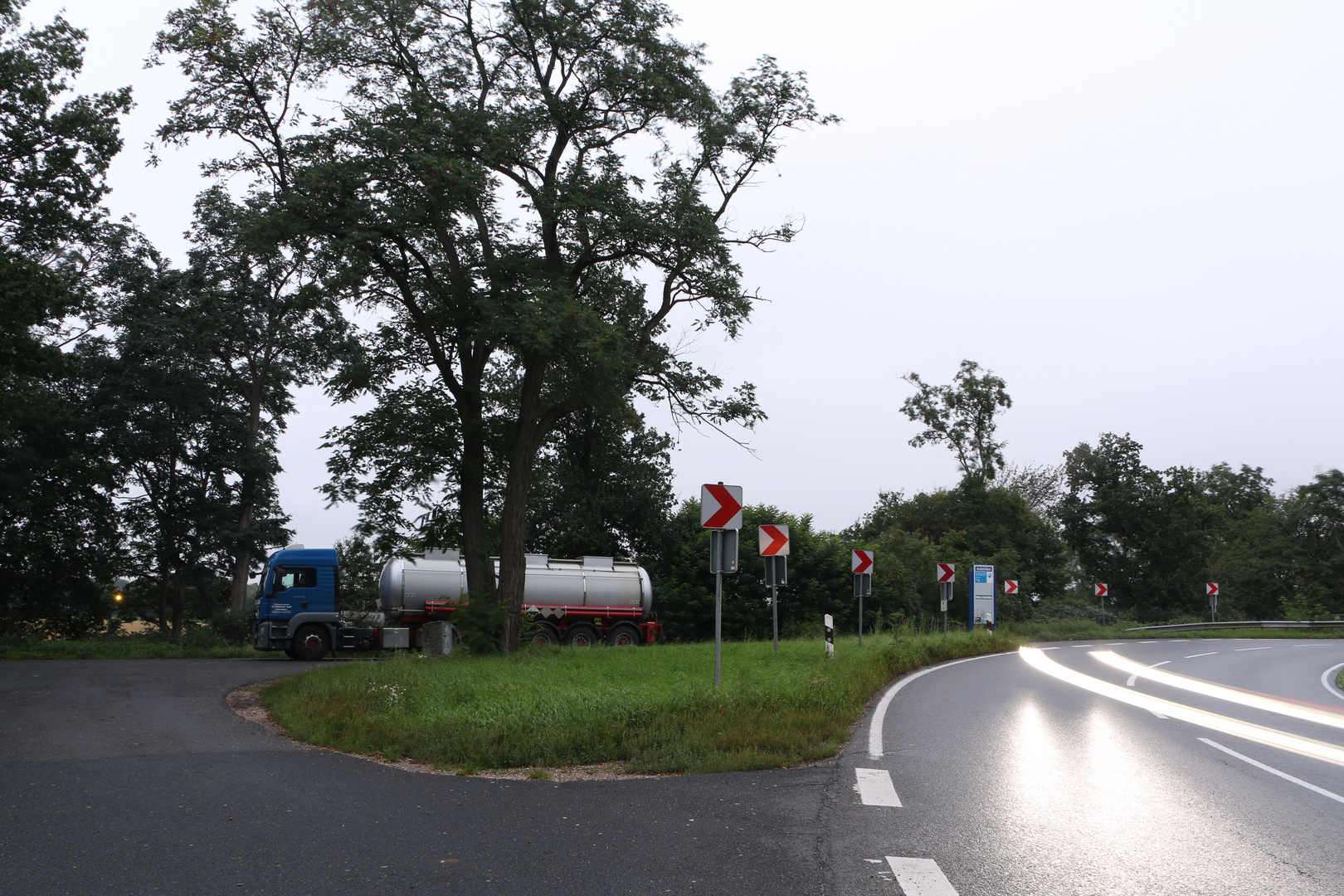 Lasterparkplatz, klitzeklein