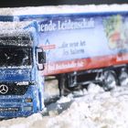 Lastwagen im Schnee