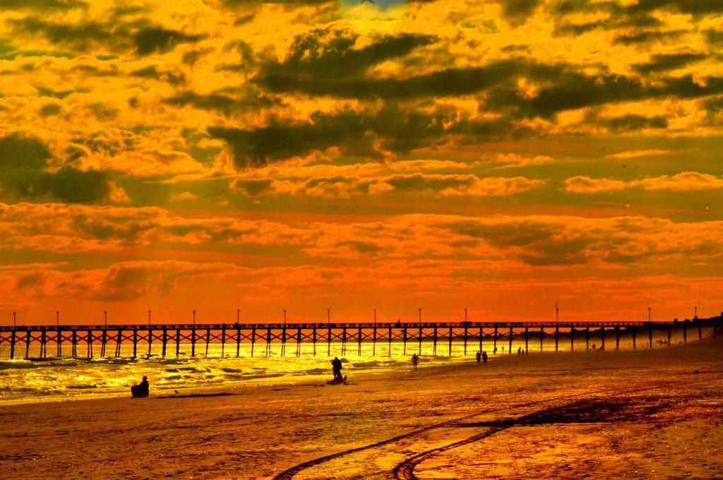 LATE AFTERNOON AT SURF CITY