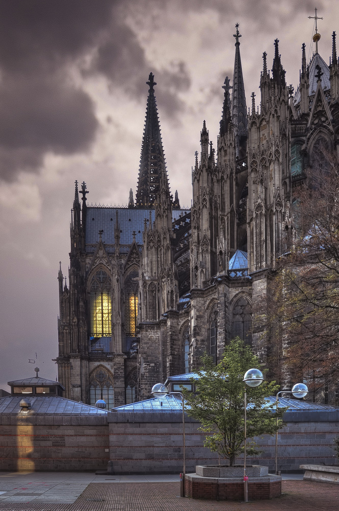 late afternoon behind the cathedral