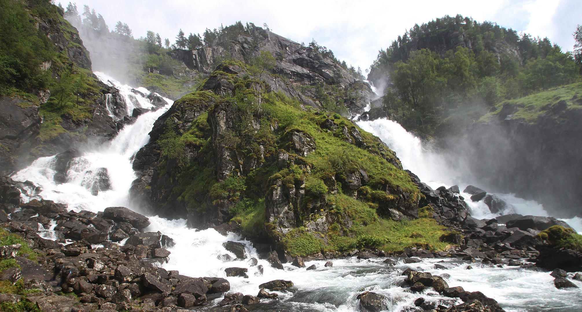 ***Latefossen***