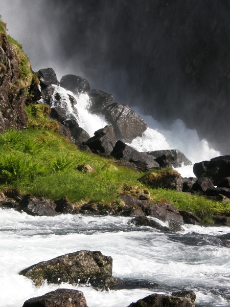 Latefossen in Norwegen (Hordaland)