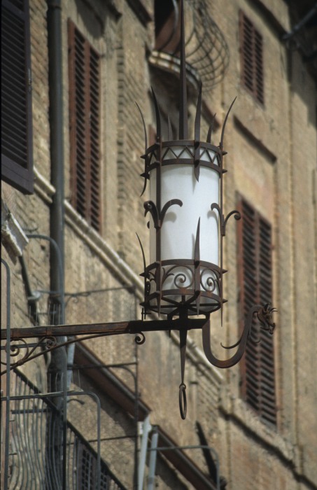 Laterne in der Altstadt von Siena