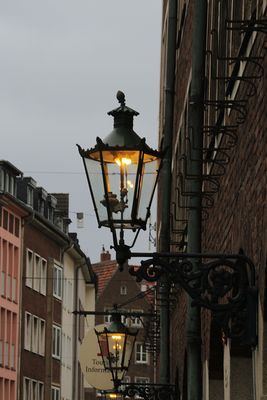 Laterne zur blauen Stunde