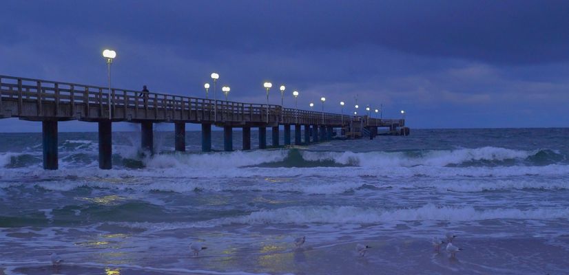 Laternen auf der Seebrücke Binz