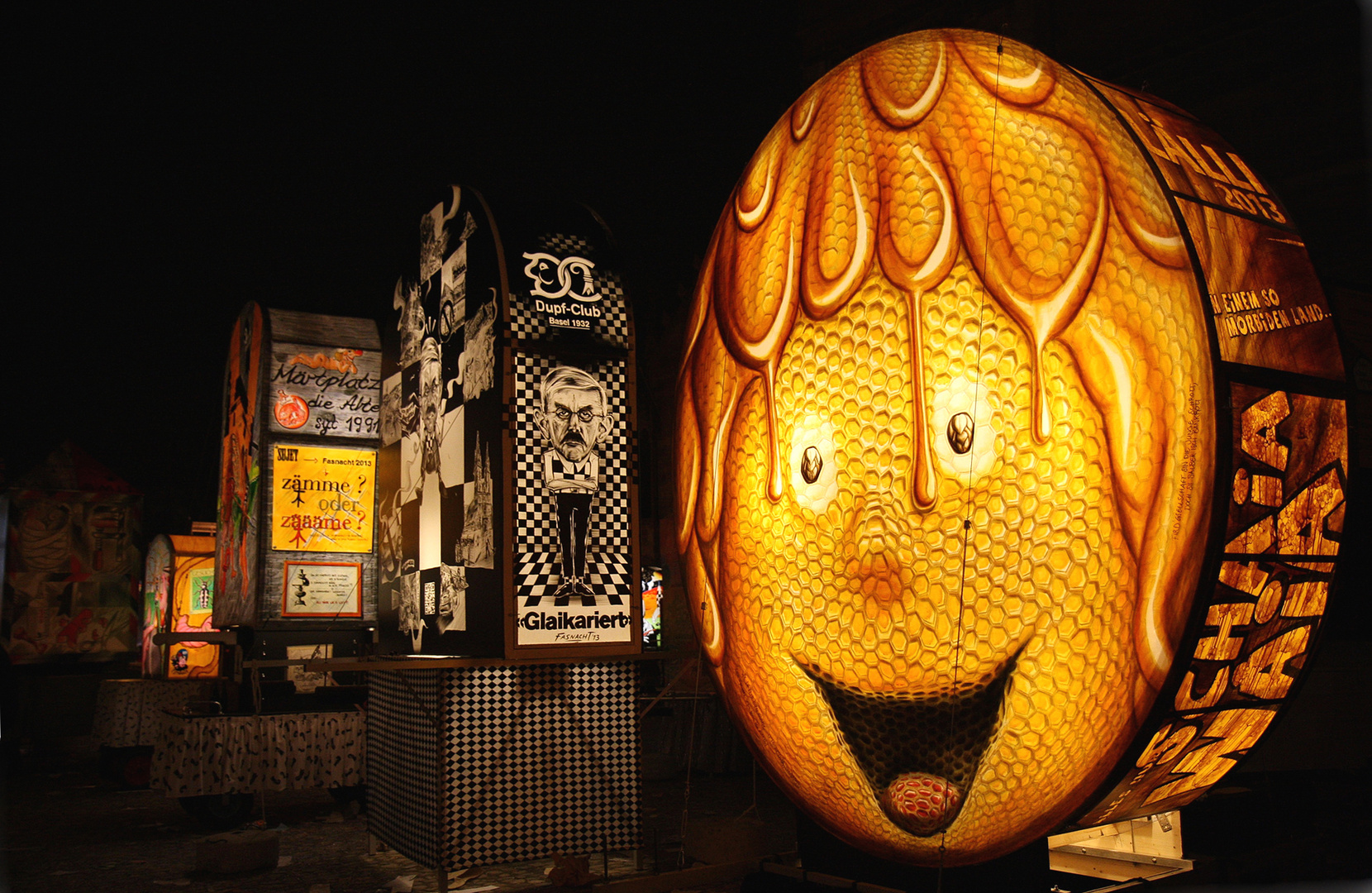 Laternenausstellung auf dem Münsterplatz in Basel