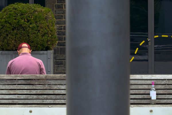 Laternenpfosten, mittig