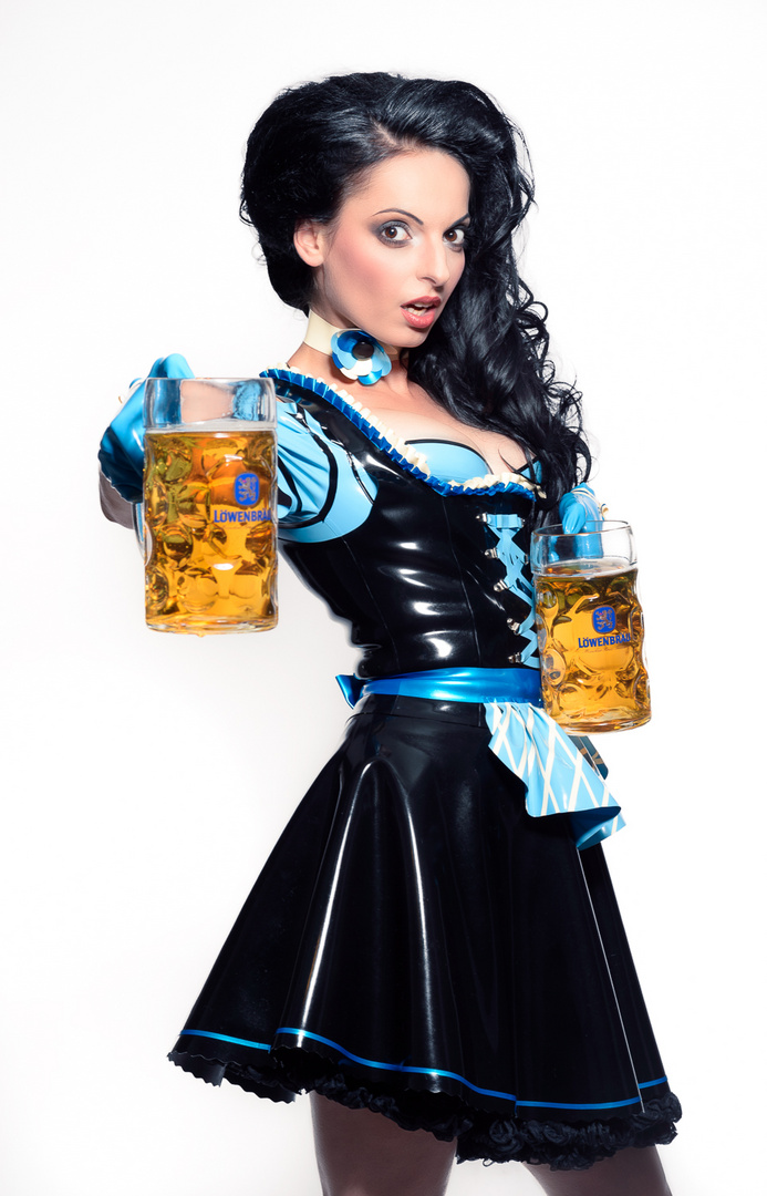 Latex Dirndl !