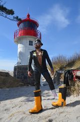 Latex-Fasion am Leuchtturm Gellen/Insel Hiddensee 