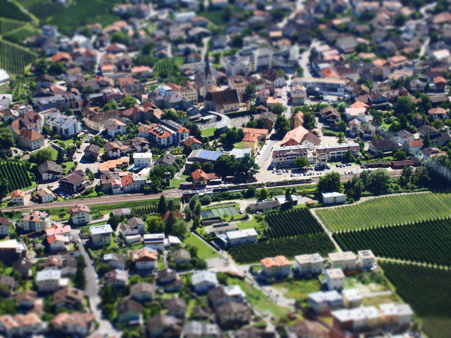 Latsch mit Eisenbahn