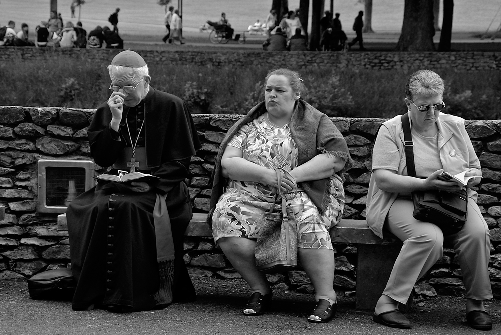 L'ATTESA, INGANNANDO  IL TEMPO