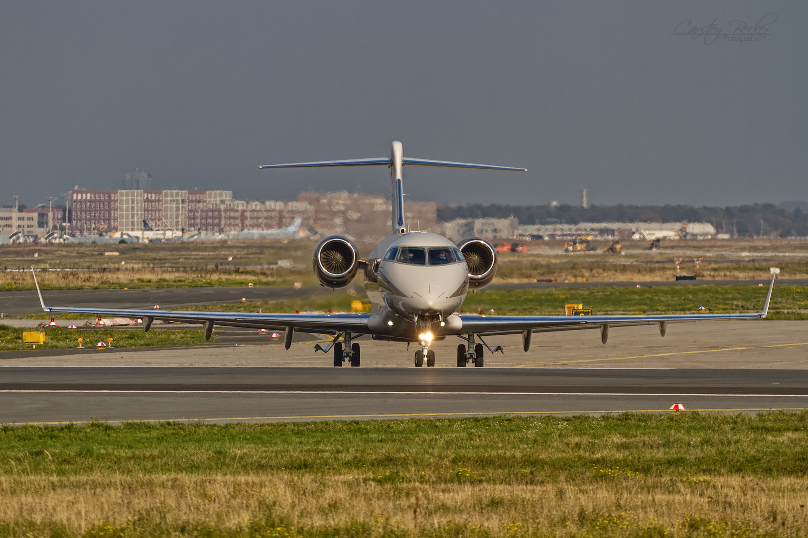 Laudamotion Challenger300 OE-HDC