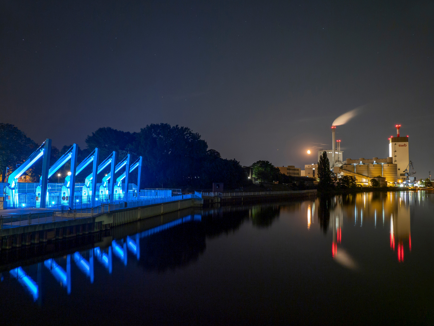 Laue Mondnacht im Hemelinger Hafen