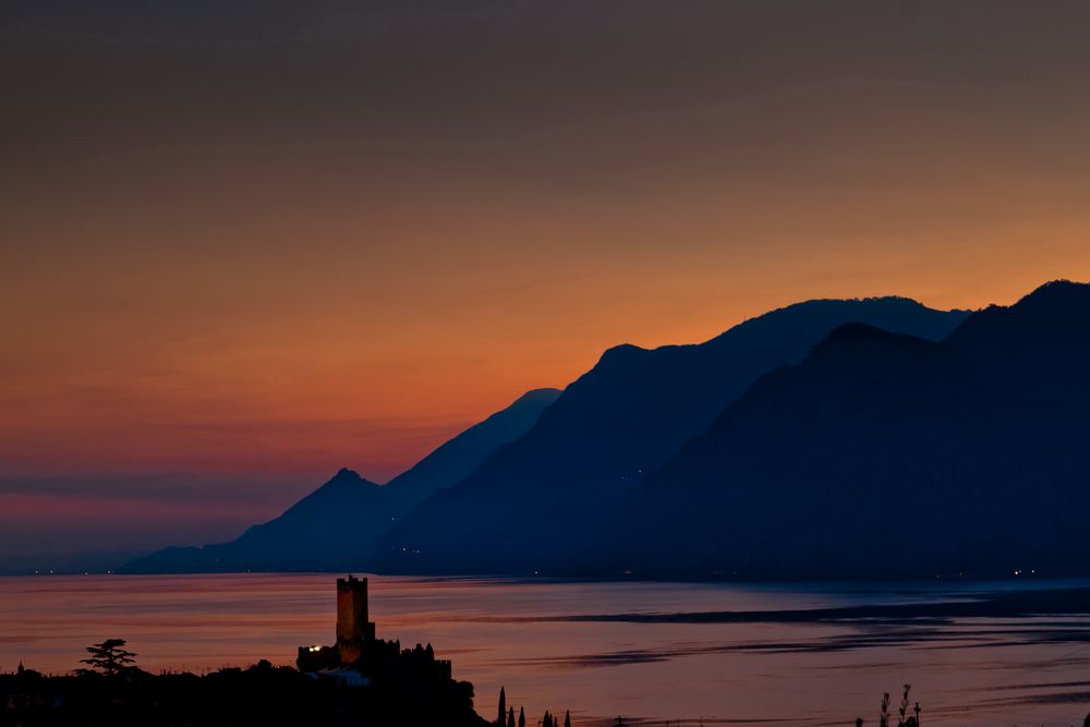 lauer Herbstabend am Gardasee von lustitsch 