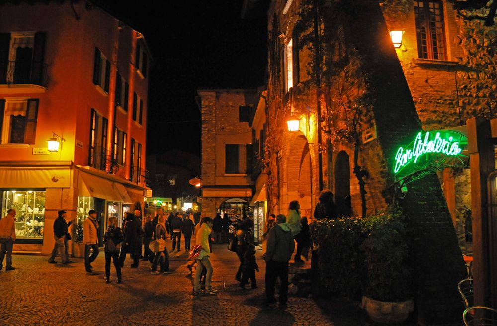 Lauer Sommerabend auf der Piazza...