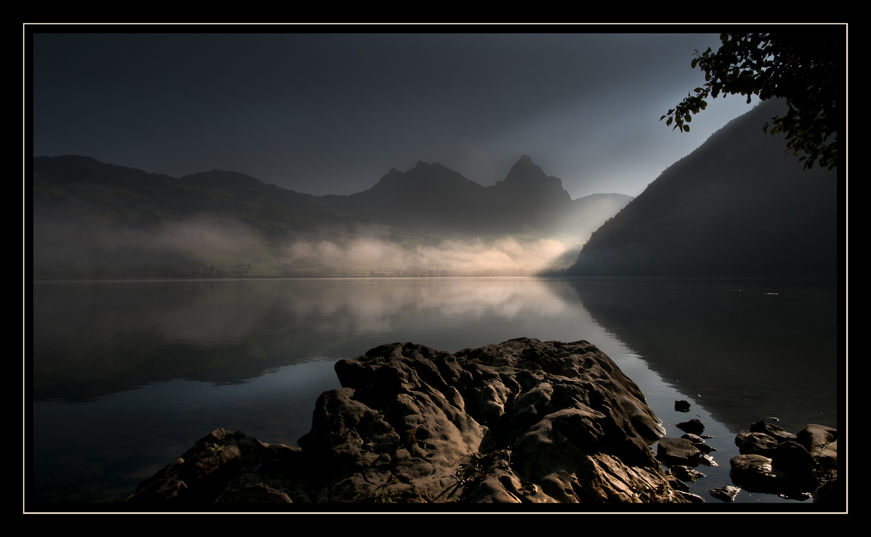 Lauerzersee mit Blick auf die Mythen